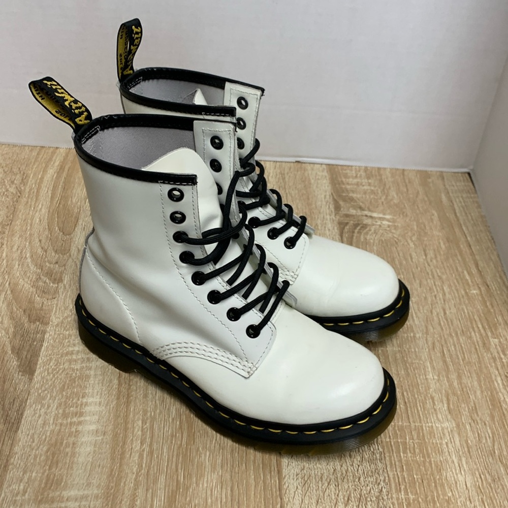 Doc Martens Women’s size 6 White Boots